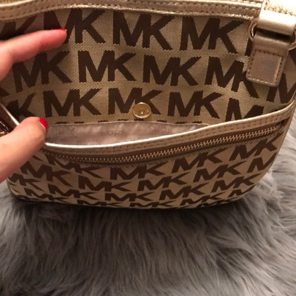 Michael Kors Crossbody Bag - Picture 6 of 8